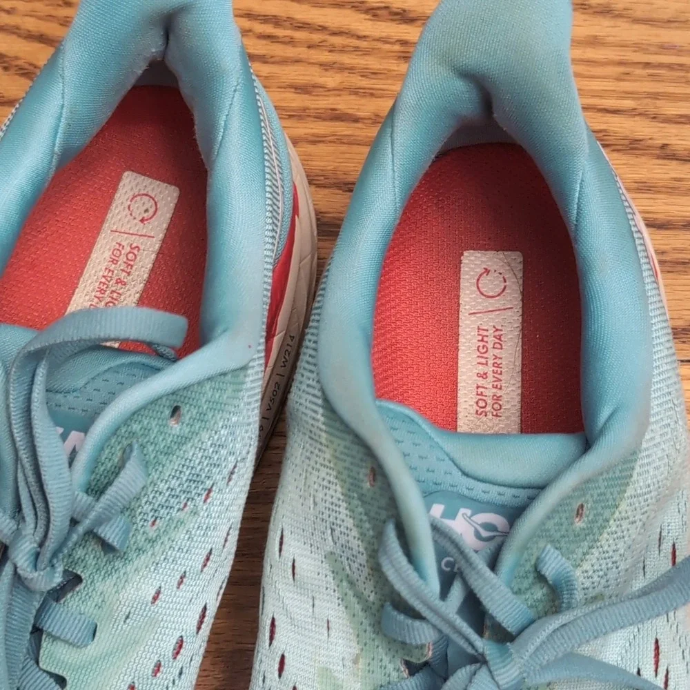 Hoka One One Clifton 8 Women's Running Shoes Light Blue Red White Size 10B